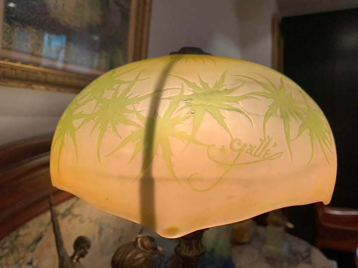 エミールガレ　少女が傘をさしたブロンズランプ（スターガレの時代）のサイン