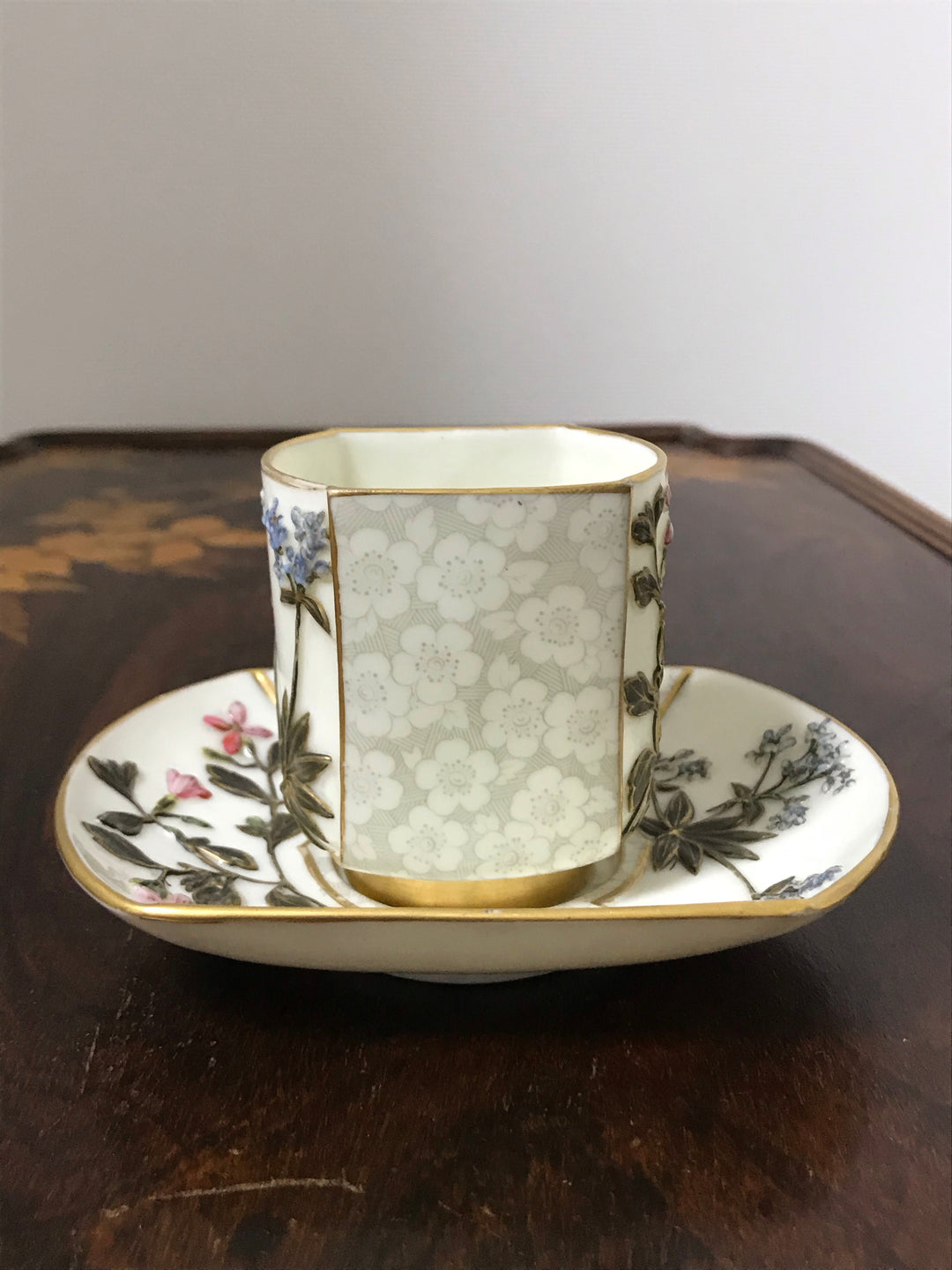 ロイヤルウースター　ジャポニズム　花と桜の文様染のカップ&ソーサー　1883年製