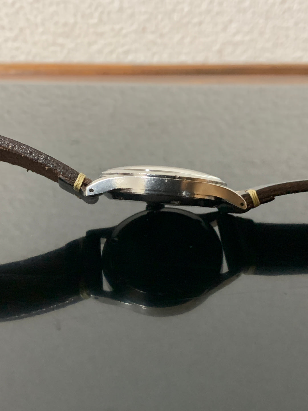 ヴィンテージ　オメガ　スウェーデン向けグレーダイヤル腕時計