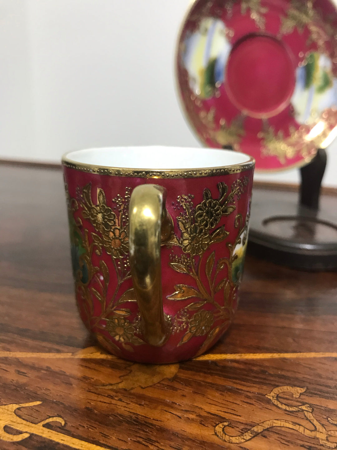 オールドノリタケ　アールヌーボー文様　ルビーレッドのコーヒーカップ＆ソーサー