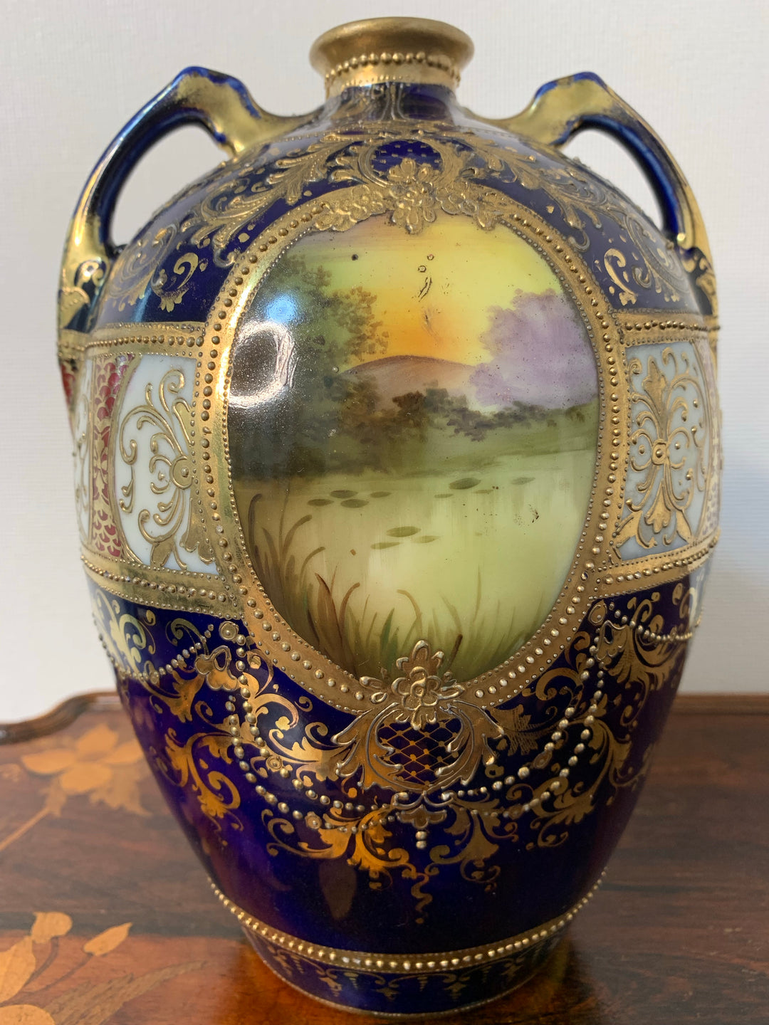 オールドノリタケ　コバルト地にスワン「白鳥」が描かれた花瓶