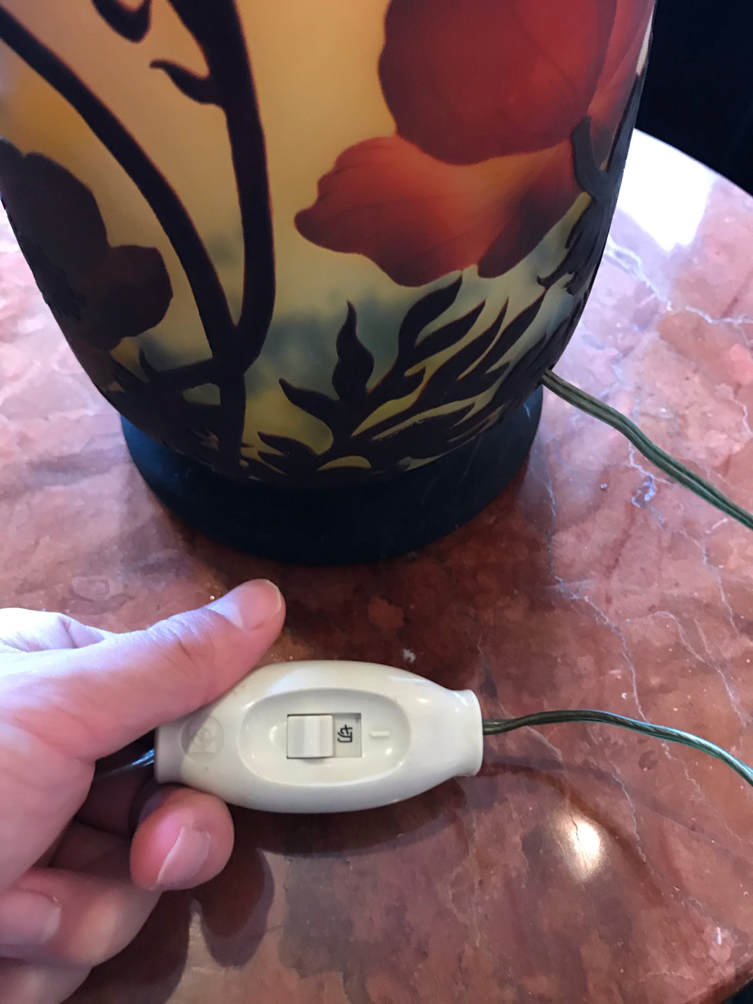 ミューラー兄弟　アネモネの花のテーブルランプ