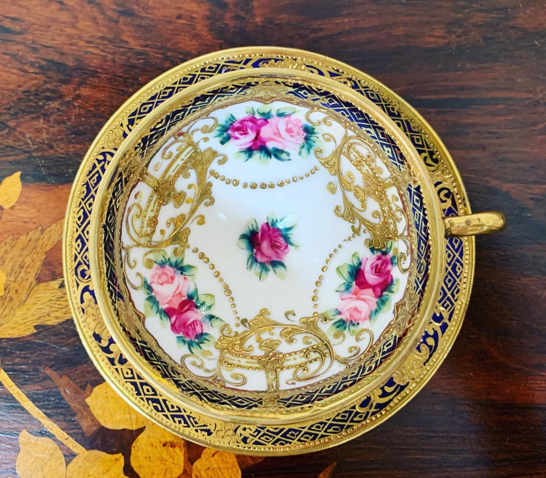 残り２セット　オールドノリタケ　ピンクローズとコバルトと金盛りのティーカップ&ソーサー