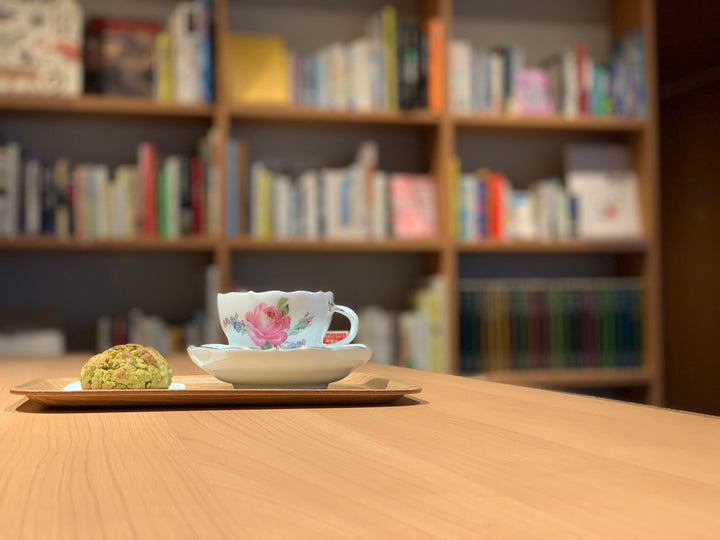 マイセン　ピンクローズと勿忘草（わすれな草）のティーカップ