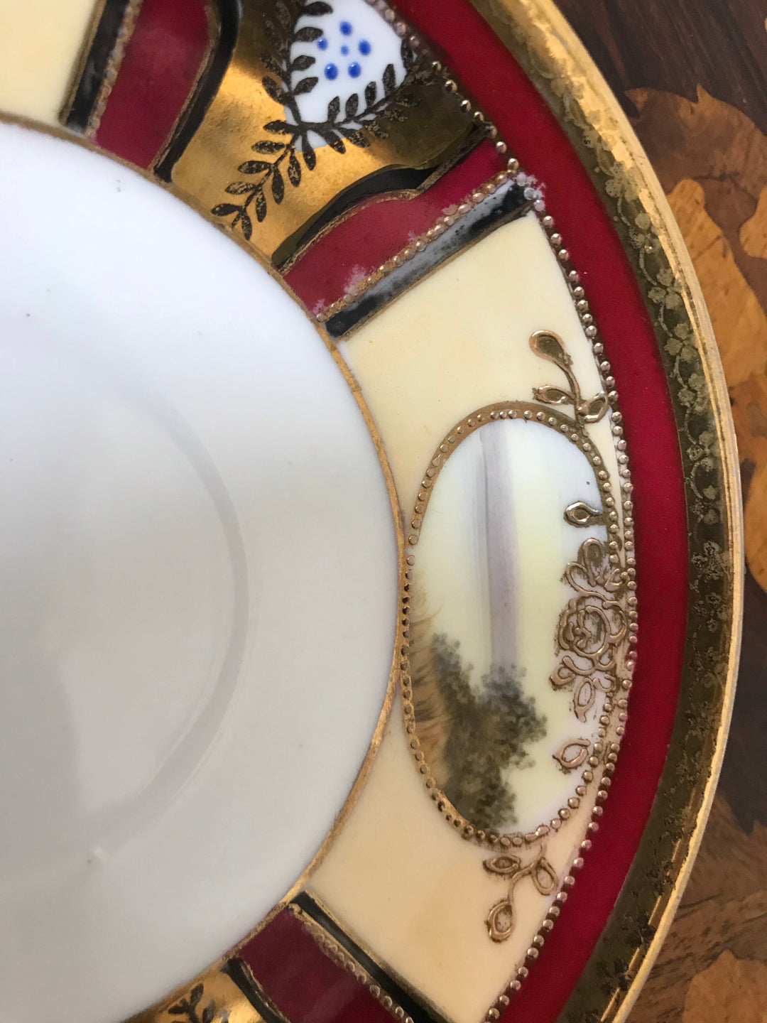 オールドノリタケ　茜色と風景が描かれたアールヌーボー紋様カップ＆ソーサーとプレートセット