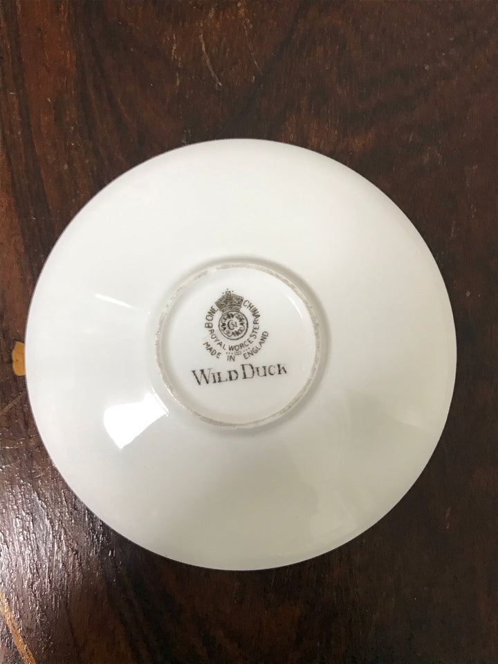 イギリス製ロイヤルウースター　マガモが描かれたデミタスカップ＆ソーサー