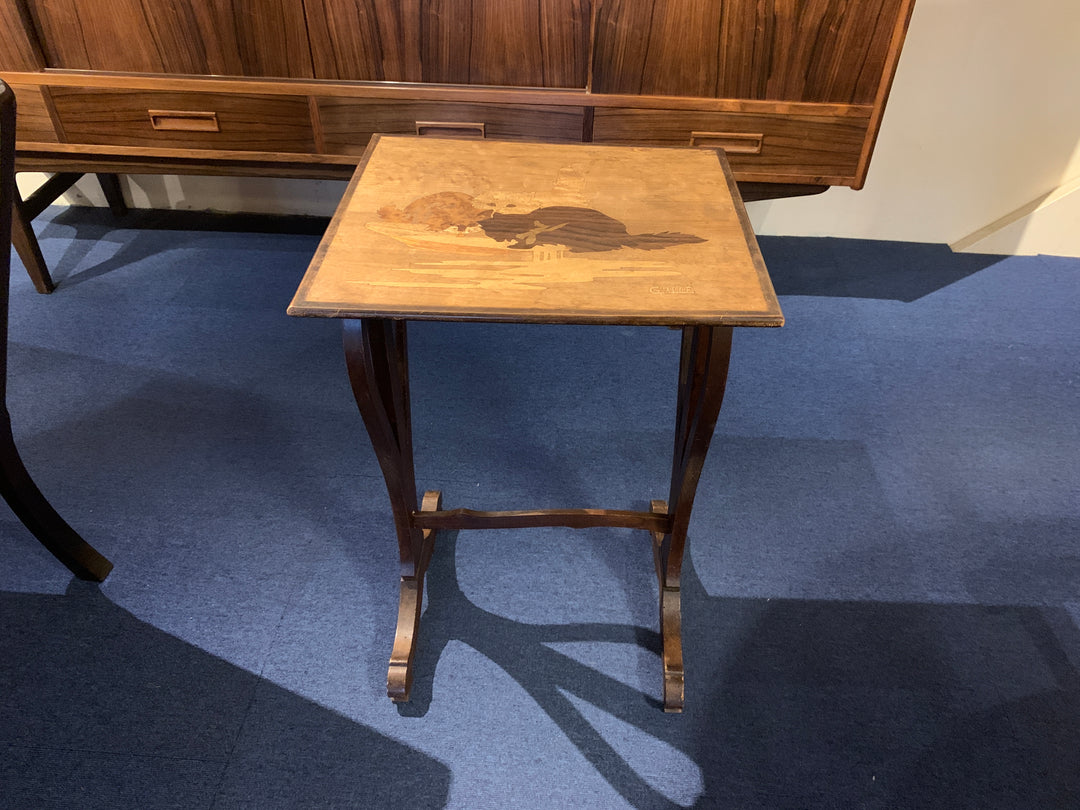 エミールガレの初期作品 3匹の猫が描かれたテーブル – アンティーク