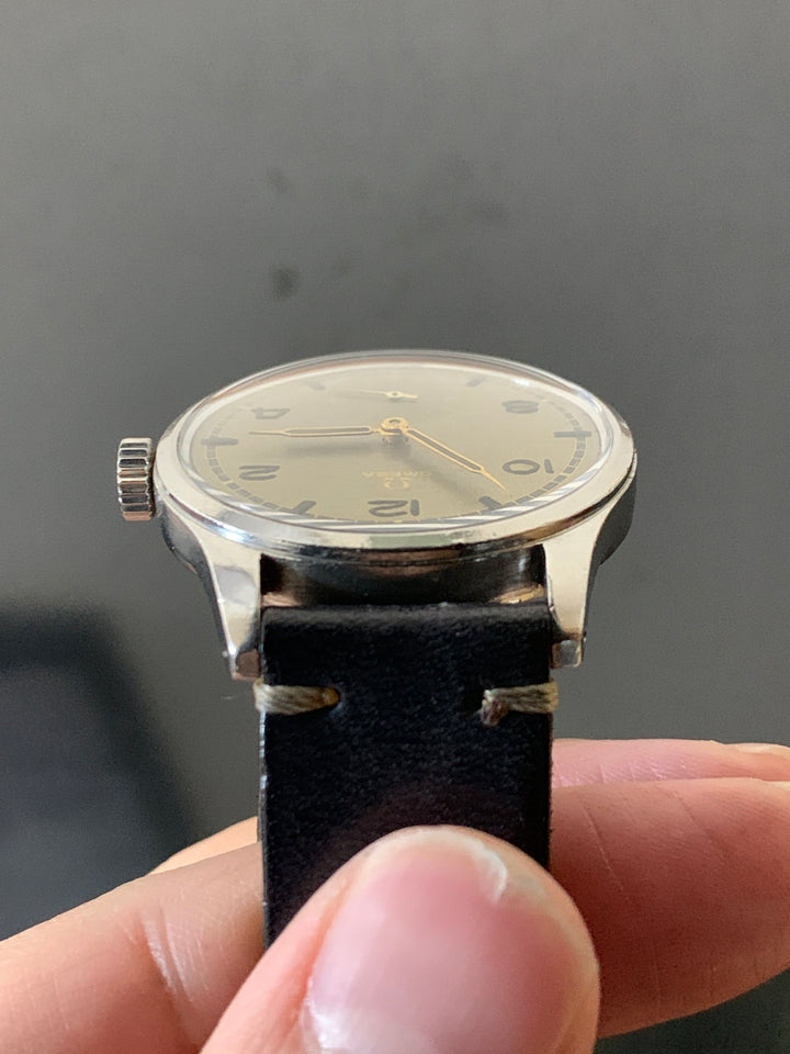 ヴィンテージ　オメガ　スウェーデン向けグレーダイヤル腕時計