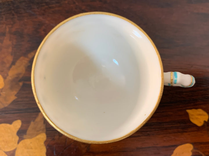 ロイヤルウースター　透かし技法（ピアス技法）のデミタスカップ　パリアン磁器