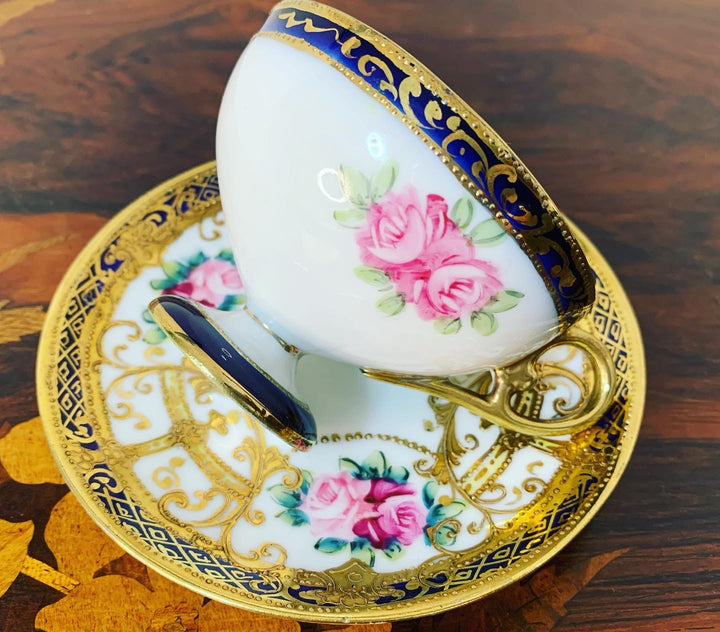 残り２セット　オールドノリタケ　ピンクローズとコバルトと金盛りのティーカップ&ソーサー