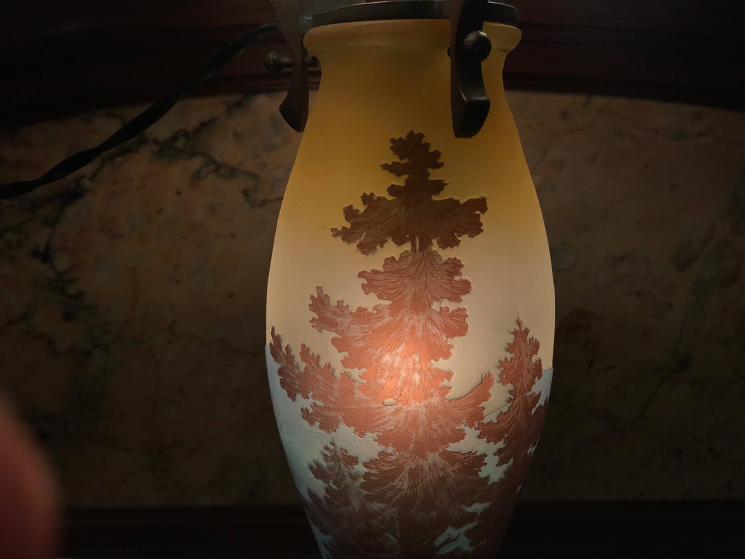 エミールガレ　山岳風景と鷲尾のアールヌーボー時代のアンティークテーブルランプ