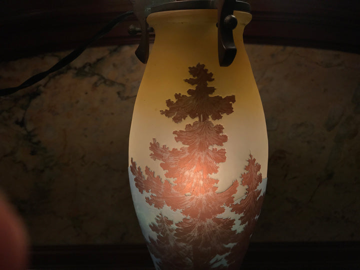 エミールガレ　山岳風景と鷲尾のアールヌーボー時代のアンティークテーブルランプ