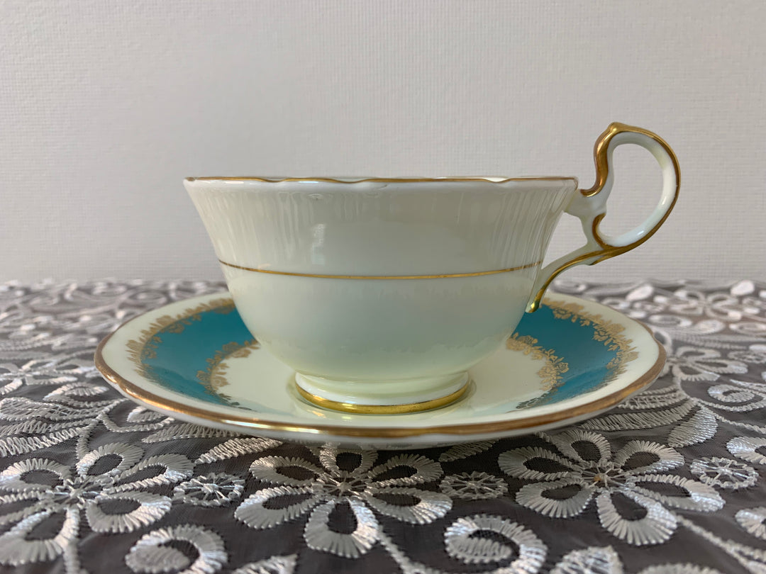 エインズレイ　ピンクローズとブルームのティーカップ&ソーサー