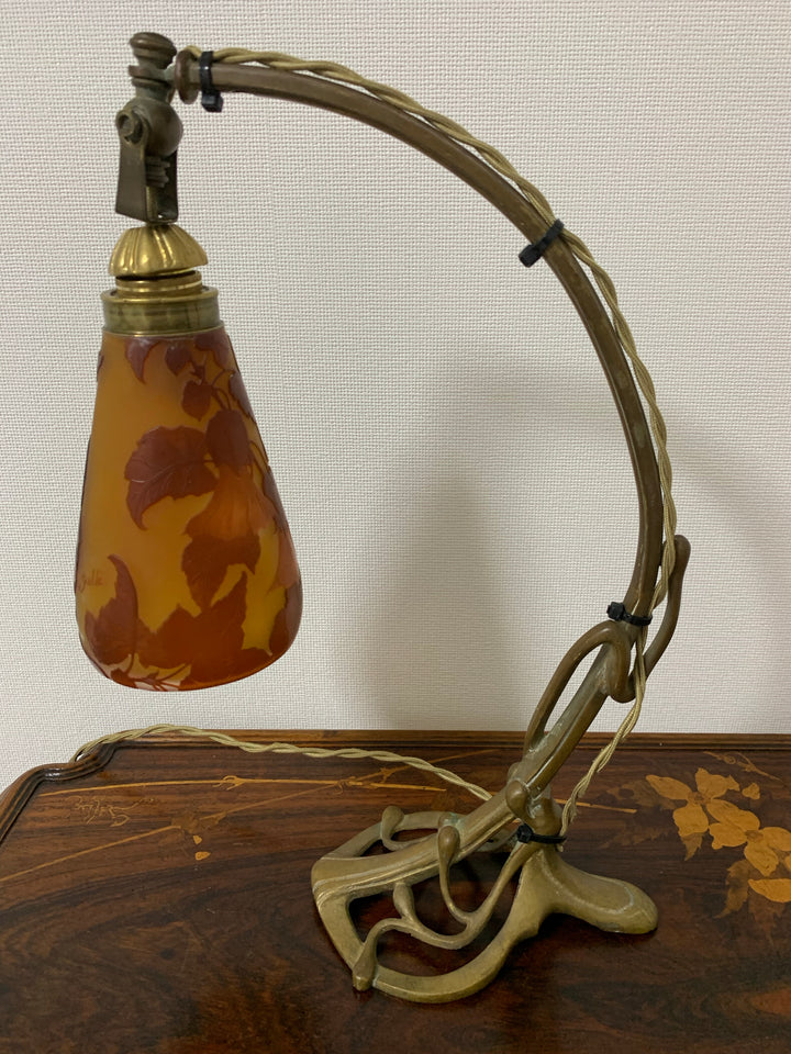 エミールガレ　フクシアの花テーブルのランプ