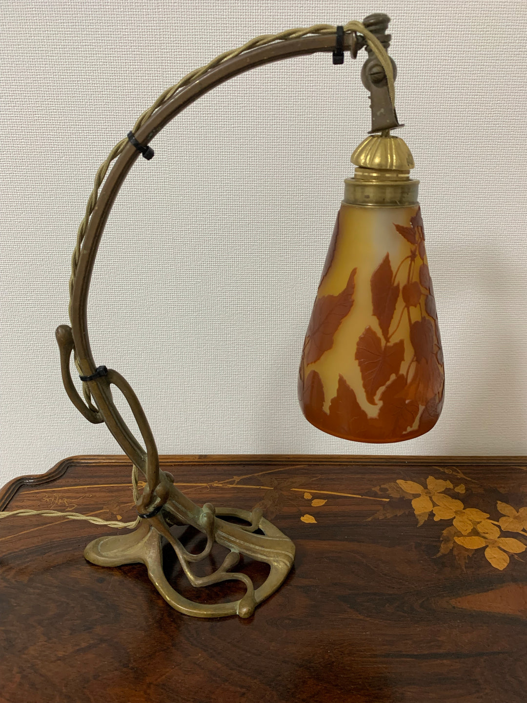 エミールガレ　フクシアの花テーブルのランプ