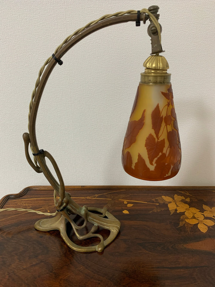 エミールガレ　フクシアの花テーブルのランプ