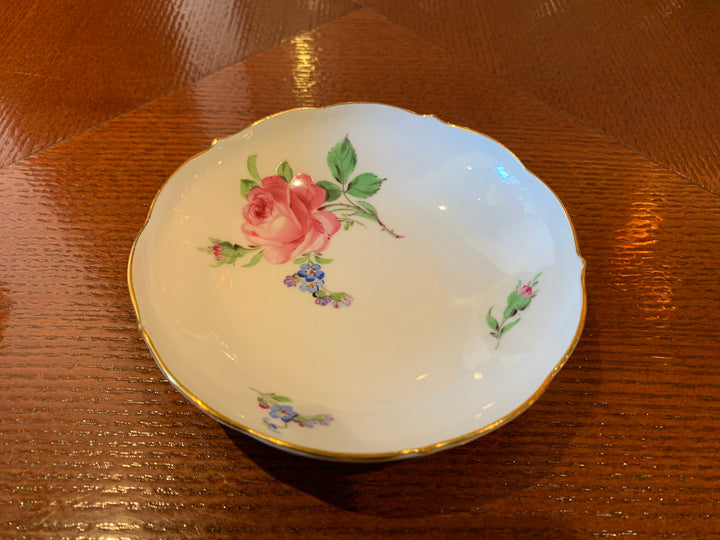 マイセン　ピンクローズと勿忘草（わすれな草）のティーカップ