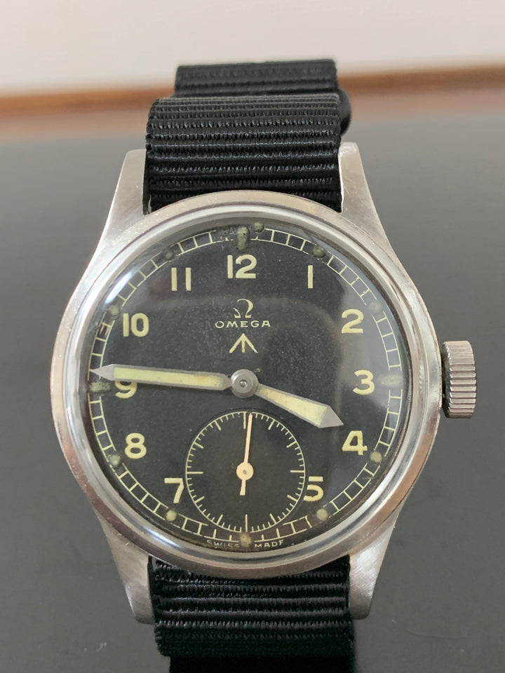 オメガ　イギリス陸軍ダーティダース　ヴィンテージミリタリーウォッチ