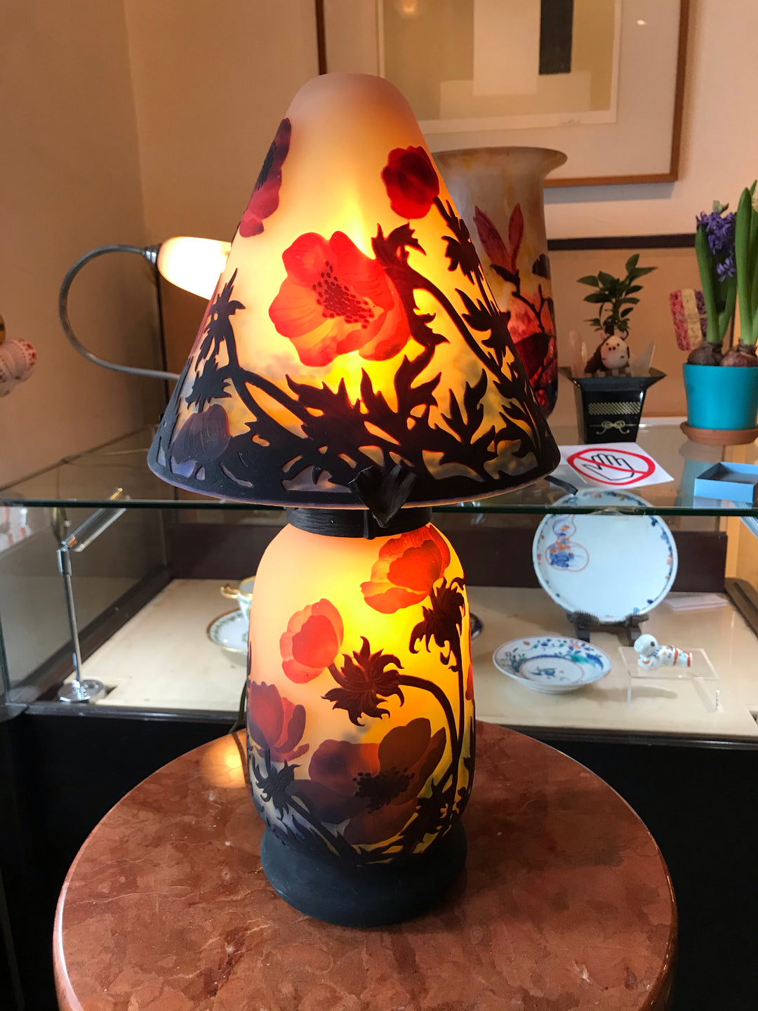 ミューラー兄弟　アネモネの花のテーブルランプ