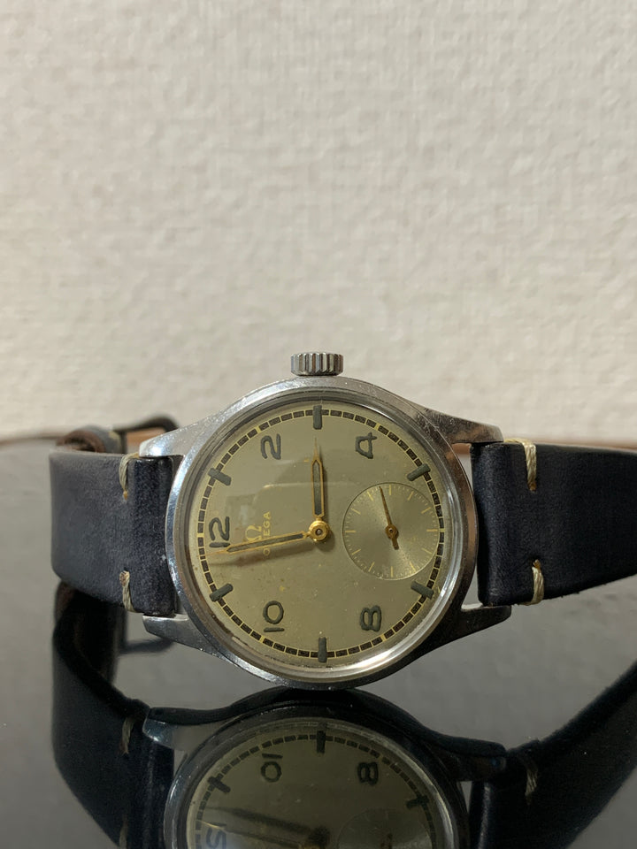 ヴィンテージ　オメガ　スウェーデン向けグレーダイヤル腕時計