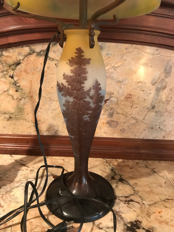 エミールガレ　山岳風景と鷲尾のアールヌーボー時代のアンティークテーブルランプ