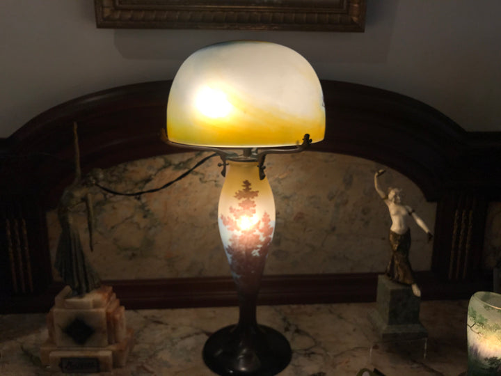 エミールガレ　山岳風景と鷲尾のアールヌーボー時代のアンティークテーブルランプ