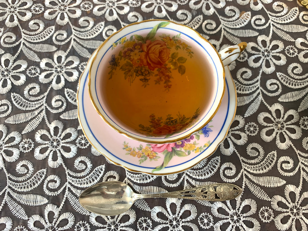 パラゴン（paragon）食器　ピンクローズと忘れな草のティーカップ&ソーサー