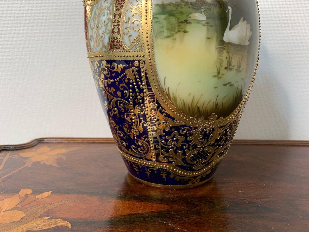 オールドノリタケ　コバルト地にスワン「白鳥」が描かれた花瓶