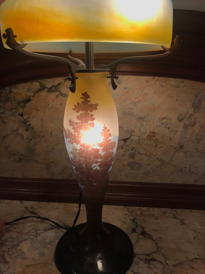 エミールガレ　山岳風景と鷲尾のアールヌーボー時代のアンティークテーブルランプ