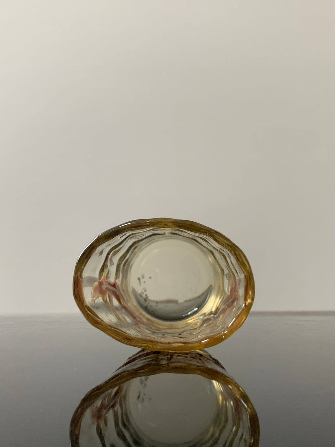 エミールガレの初期作品　エナメルガラスが使われたアザミのリキュールグラス