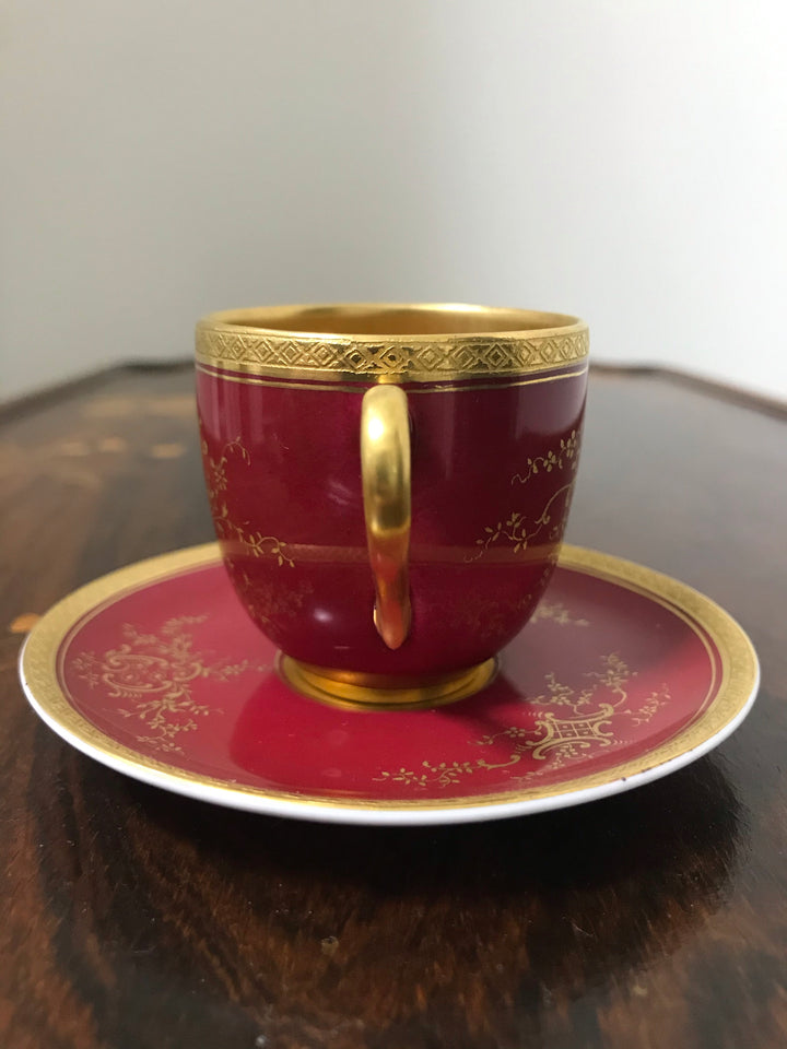 コールポート（COALPORT）赤と金彩のデミタスカップ＆ソーサー