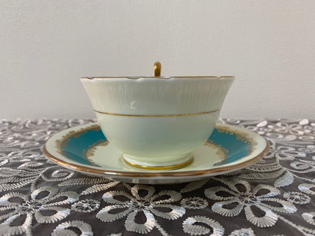 エインズレイ　ピンクローズとブルームのティーカップ&ソーサー