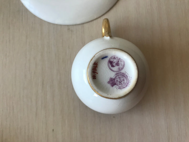 ロイヤルウースタージャポニズム　金彩の家紋とジュエルのデミタスカップ＆ソーサー