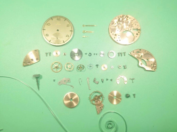 ヴィンテージ　オメガ　スウェーデン向けグレーダイヤル腕時計