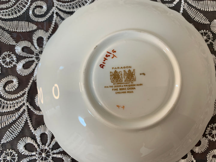 パラゴン（paragon）食器　ライムグリーンとブルームのティーカップ&ソーサー