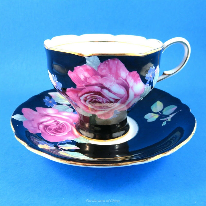 パラゴン　大輪ローズのブラックコルセット型カップ＆ソーサー