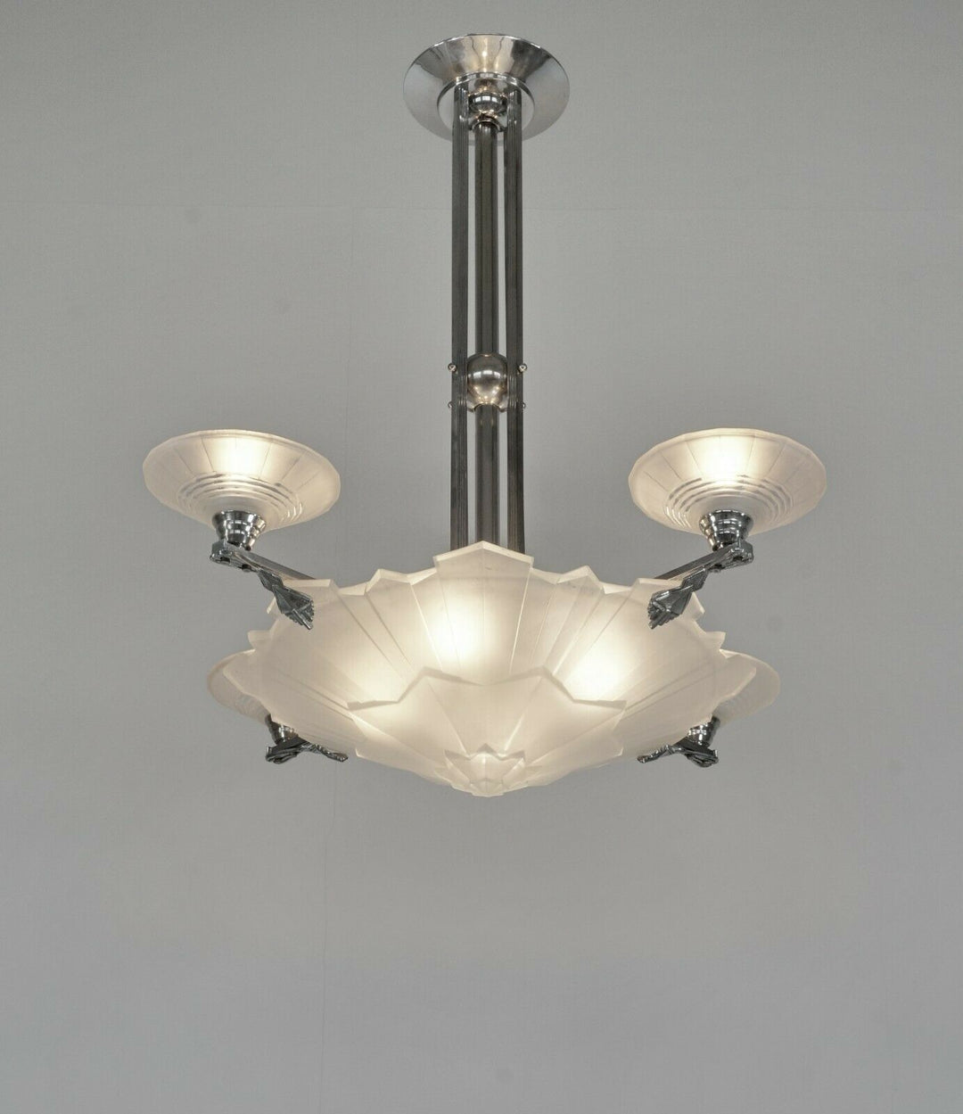 HANOTS : A 1935 ART DECO CHANDELIER .......... French lamp degué era France 1930