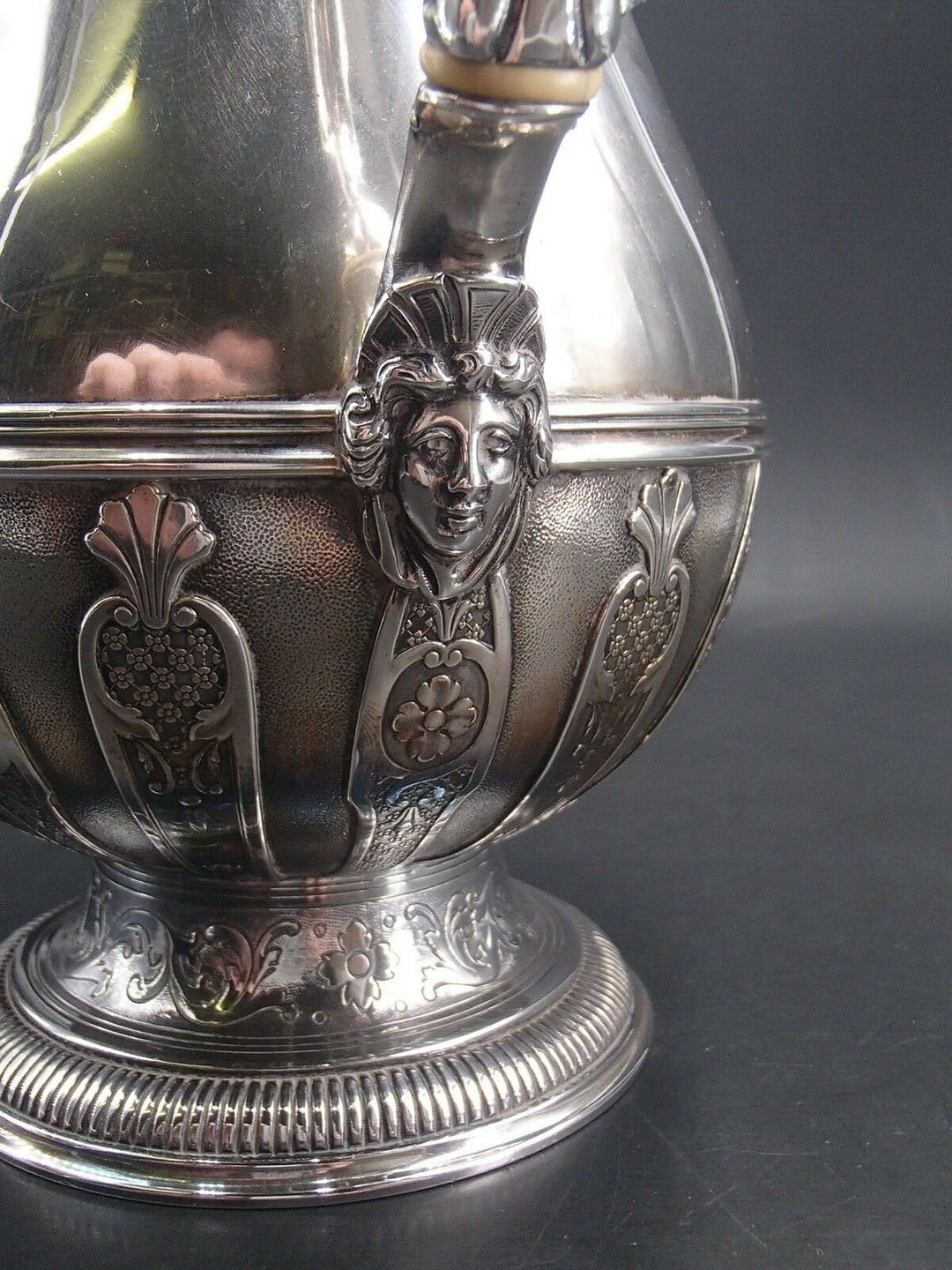 CARDEILHAC RARE CAFETIERE EN ARGENT MASSIF POINCON MINERVE DECOR REGENCE