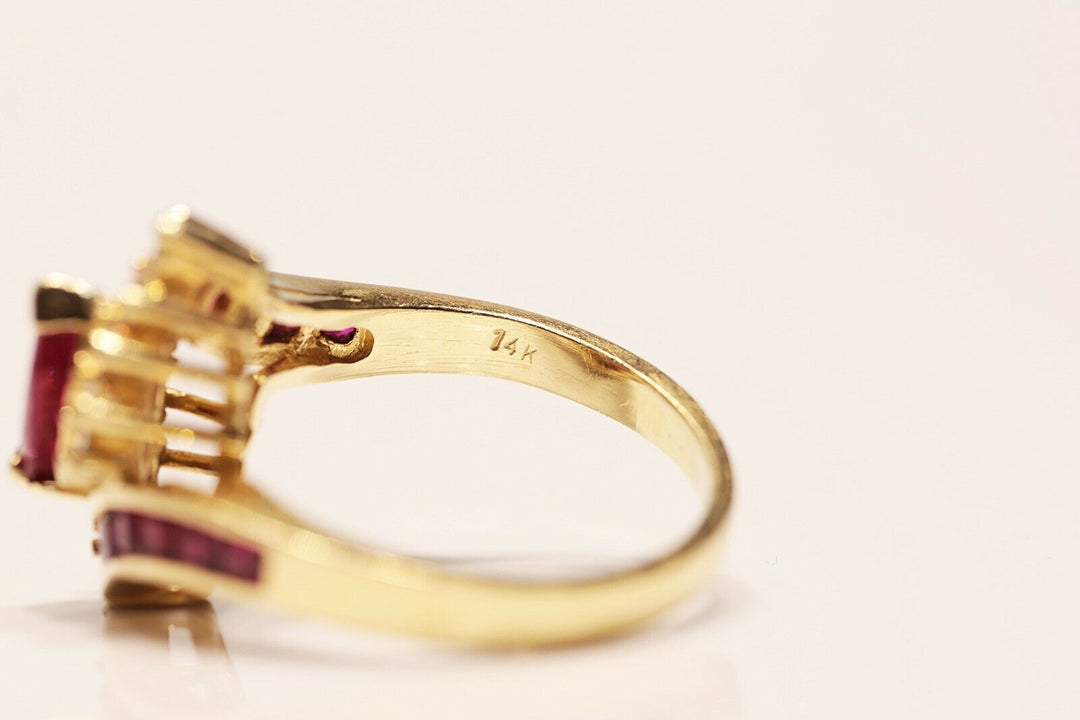 ヴィンテージ 14K ナチュラルダイヤモンドとカリバールビーのナヴェットリング