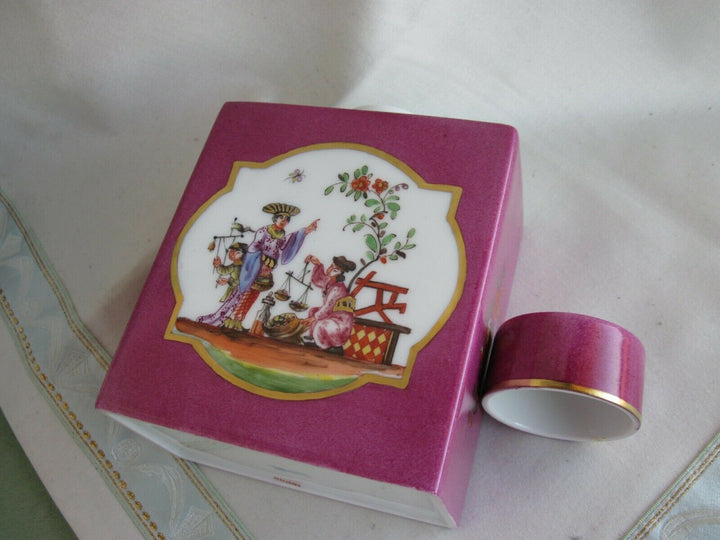 Schöne Meissen Teedose mit vielen Indischen Blumen und Chinoiserie