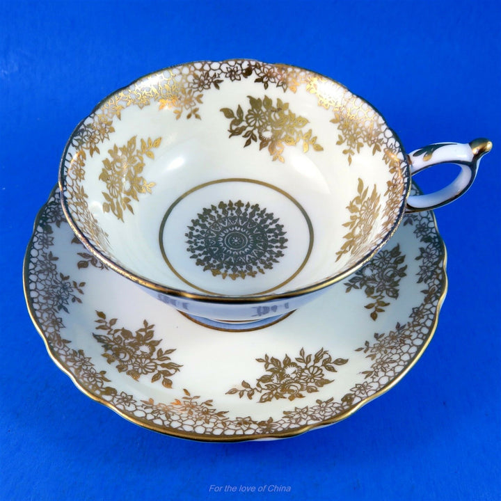 パラゴン　ベージュゴールド＆ペールパープルエクステリア　カップ&ソーサ―