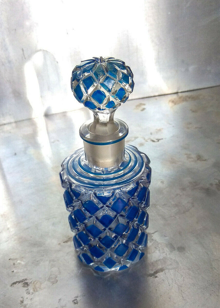 Flacon parfum cristal soufflé moulé émaillé style Diamants Baccarat St-Louis ?