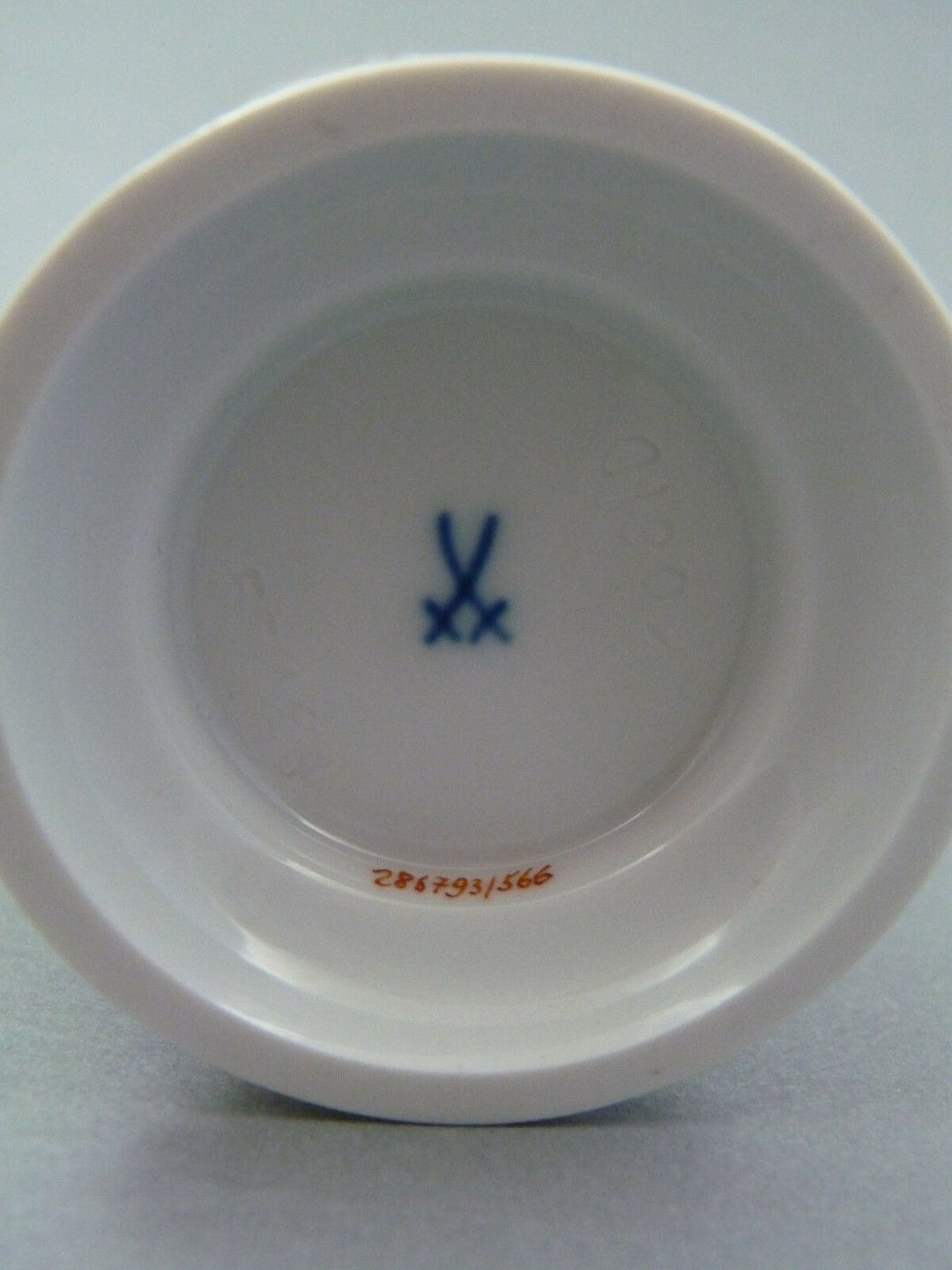 Becher Chinoserien = Höroldt Dekor 286793 = Chinesen + Tiere Meissen 1.Wahl TOP