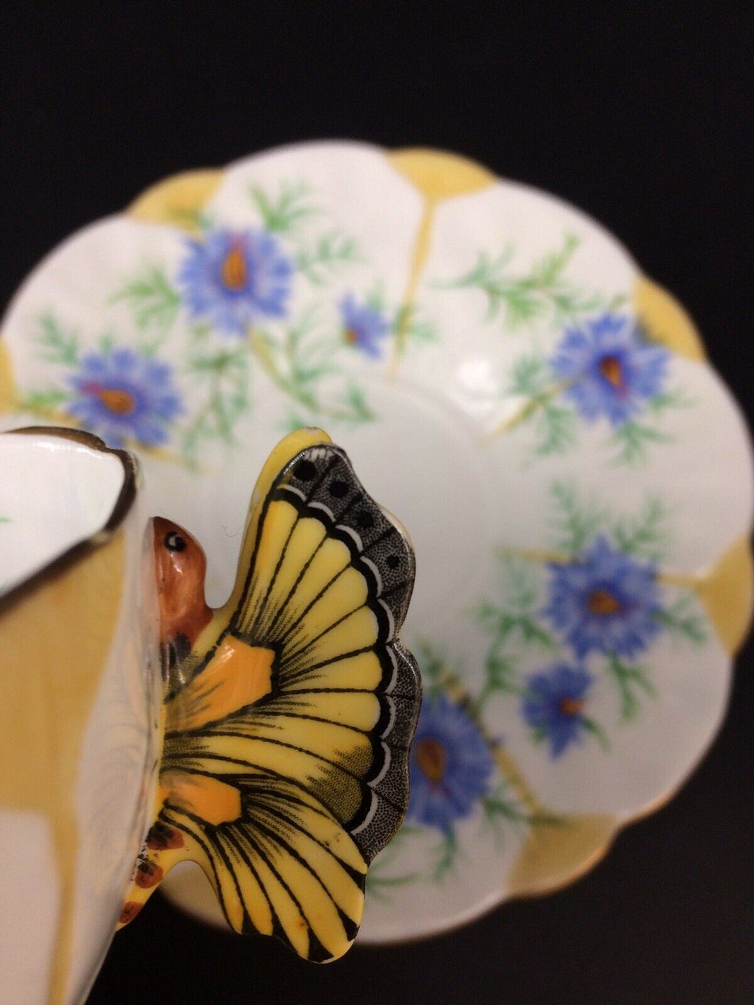 F/S English Royal antiques AYNSLEY butterfly handle flowercup&saucer mint