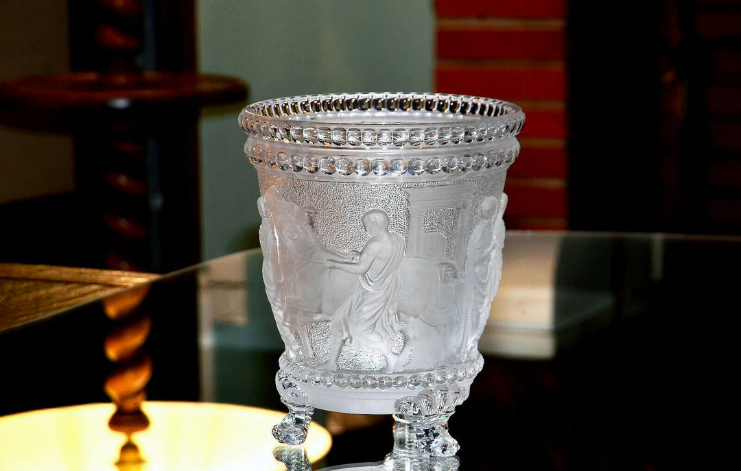 Baccarat. Important Seau à glace en cristal pressé et dépoli, à l'Antique, 1876.
