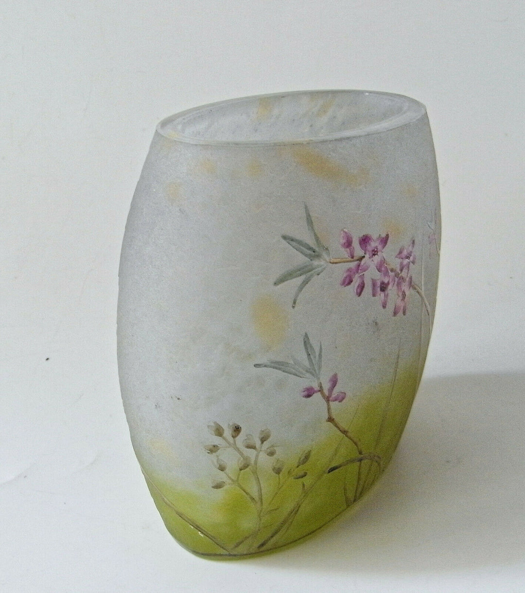 VASE DAUM FRÈRES, NANCY, SIGNIERT. MIT SEIDELBAST VASE AU DAPHNÉ ORIGINAL