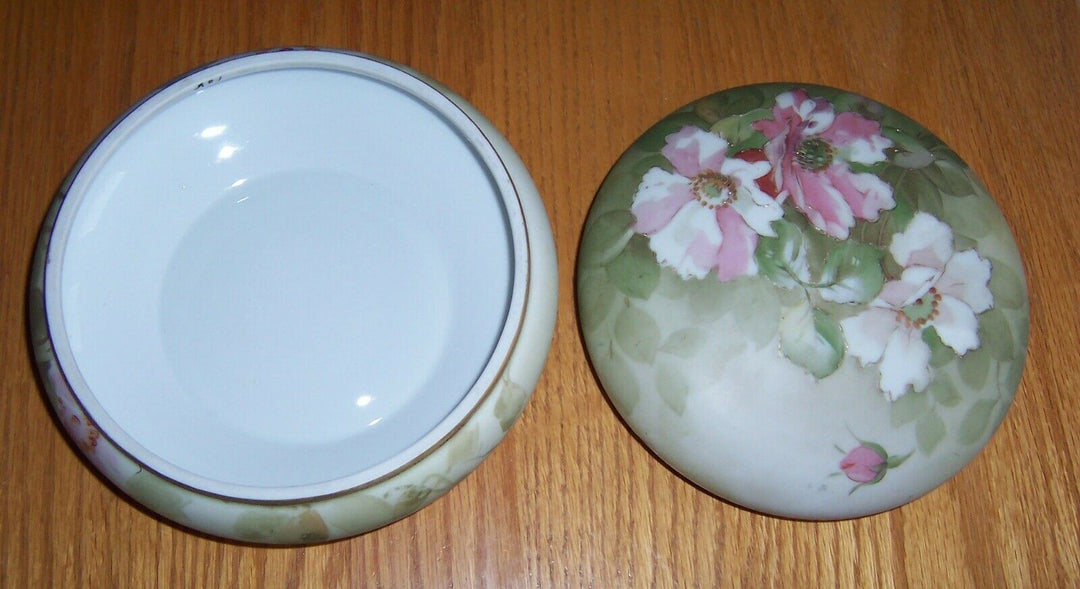 Morimura Handpainted Nippon Japan Large Floral and Gilt Covered Jar Dish Box