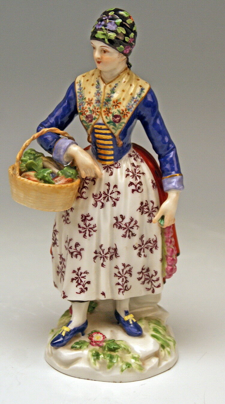 MEISSEN FIGUR DÄNISCHE BÄUERIN DANISH COUNTRYWOMAN FARMER'S WIFE NR: E11 UM1850
