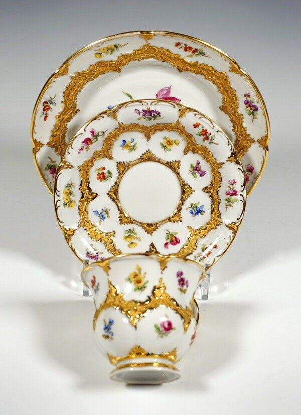 マイセン B フォーム　コーヒーカップ＆ソーサー　プレート　トリオ  スキャタードフラワー 金彩縁