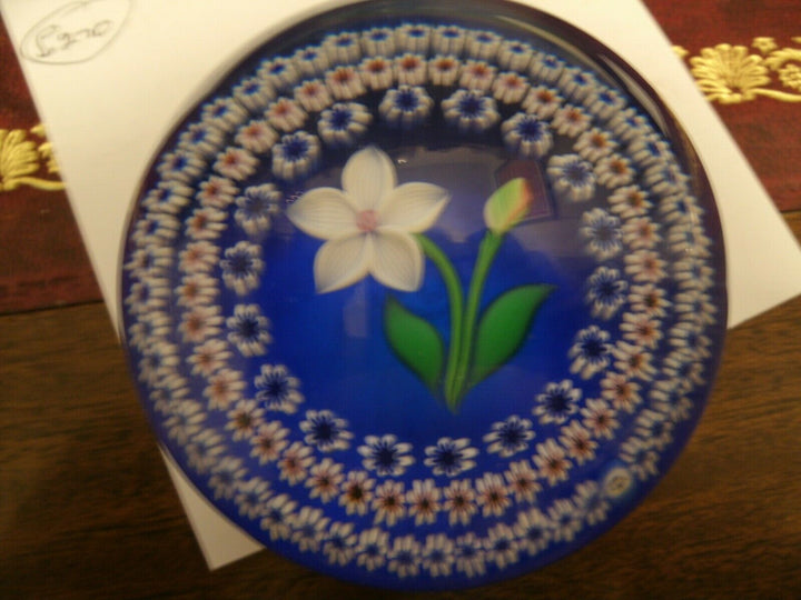 BACCARAT Paperweight FLEUR BLANCHE ET PERLES 1981. LTD.ED